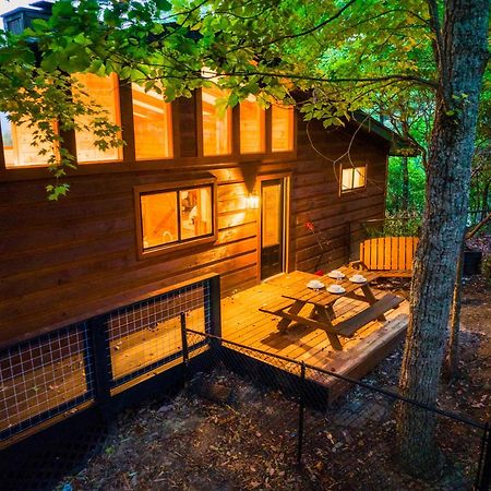 Woodhaven - Private - 3 Suites - Gorgeous Views - 3 Pools - Gamerm - Hottub - Lots Of Bears Gatlinburg Exterior photo