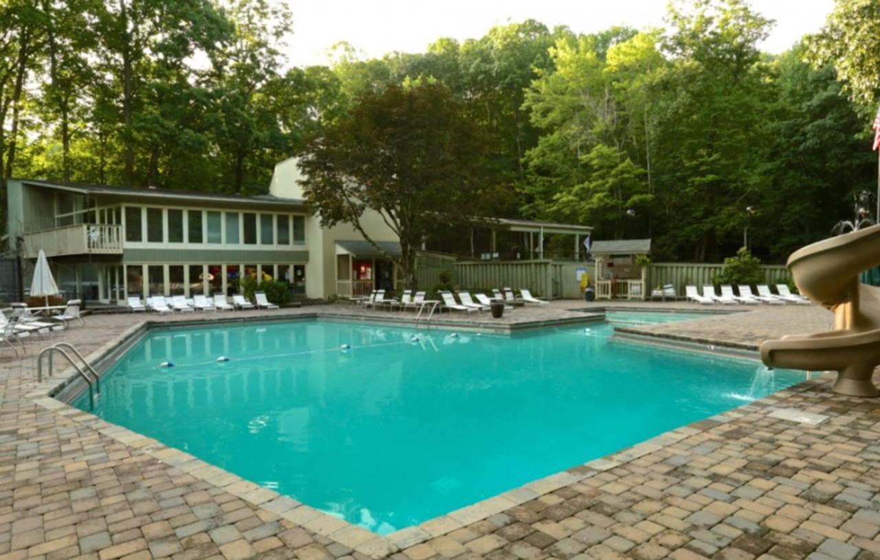 Woodhaven - Private - 3 Suites - Gorgeous Views - 3 Pools - Gamerm - Hottub - Lots Of Bears Gatlinburg Exterior photo