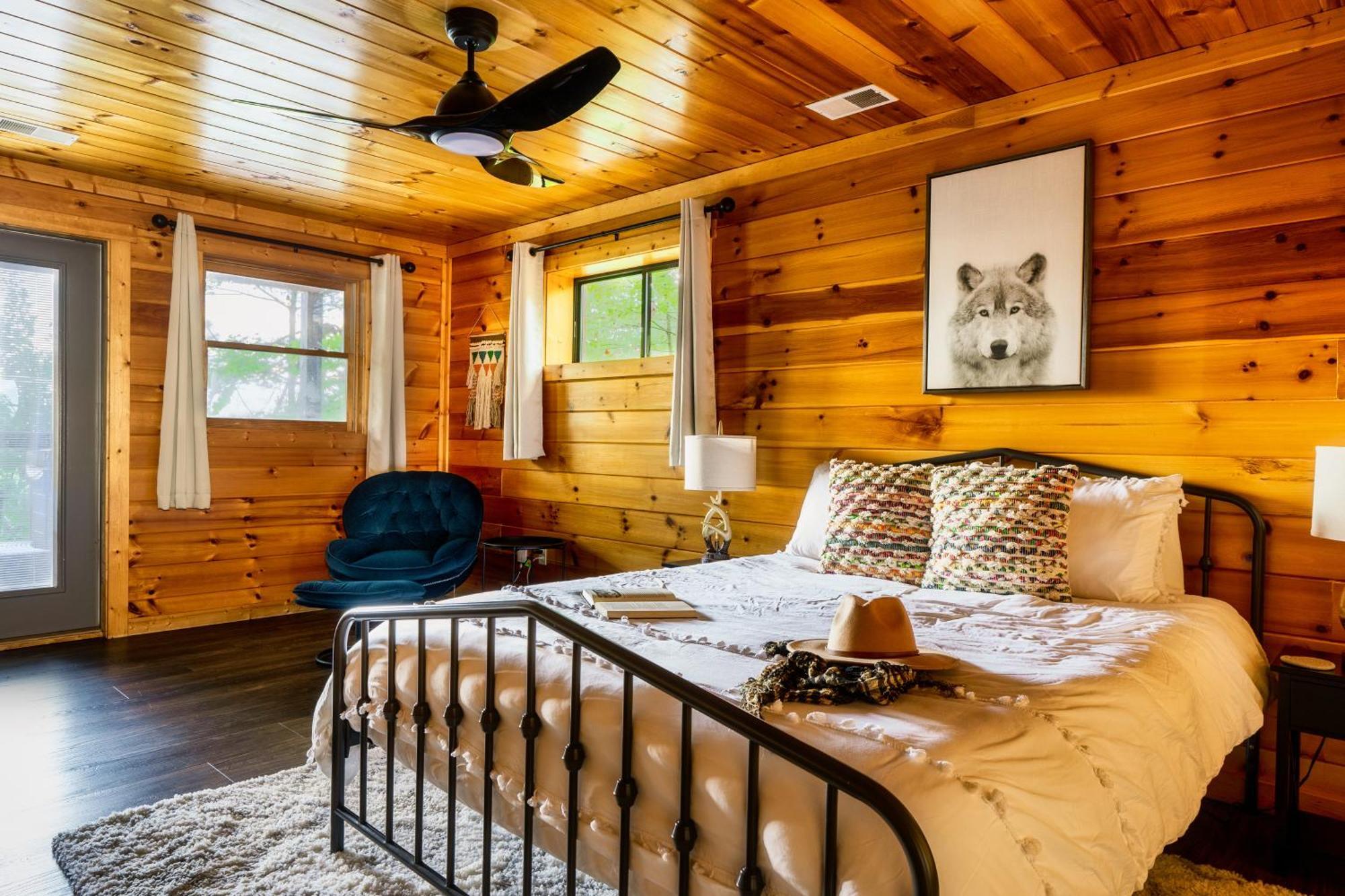 Woodhaven - Private - 3 Suites - Gorgeous Views - 3 Pools - Gamerm - Hottub - Lots Of Bears Gatlinburg Exterior photo