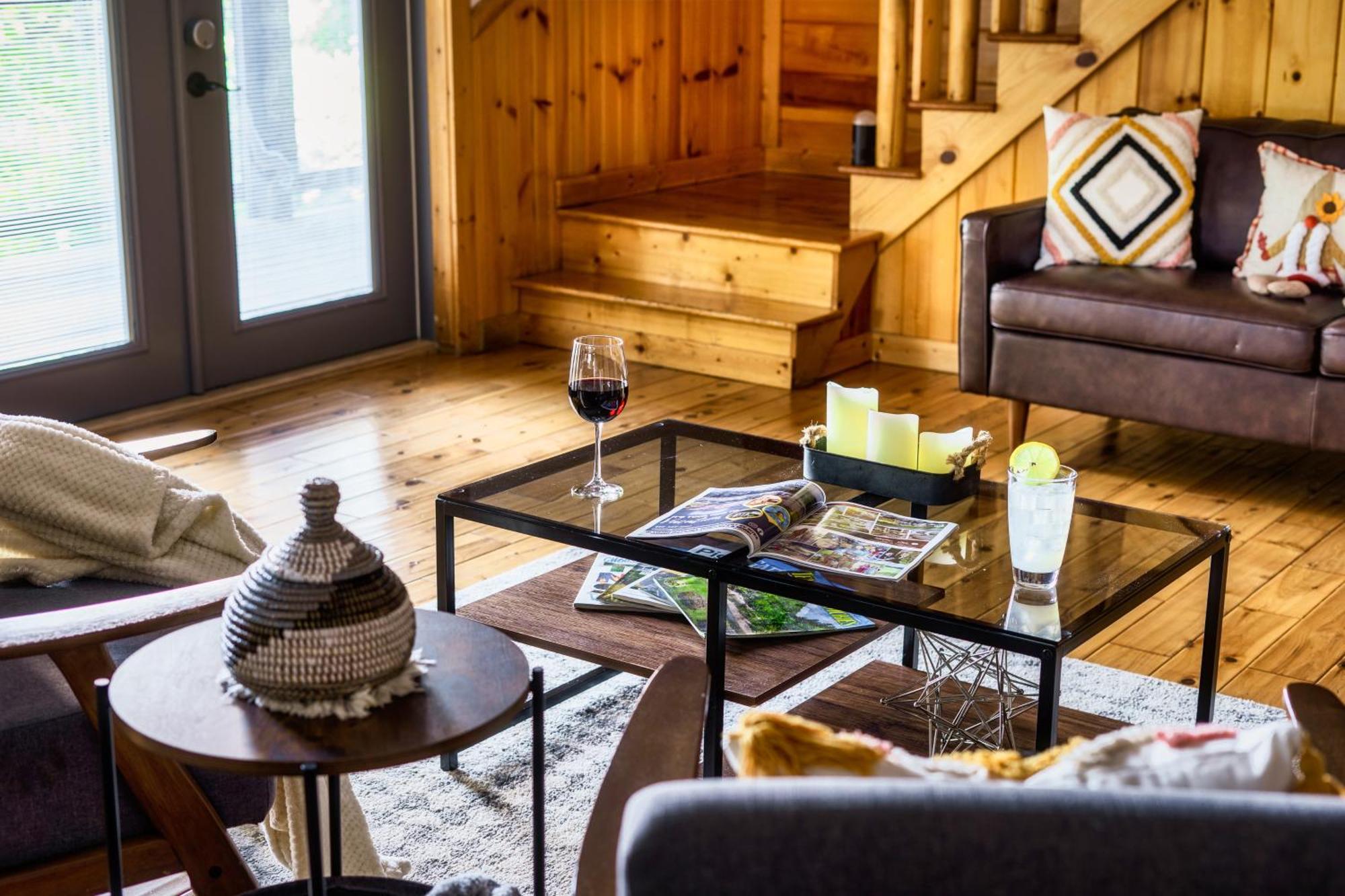 Woodhaven - Private - 3 Suites - Gorgeous Views - 3 Pools - Gamerm - Hottub - Lots Of Bears Gatlinburg Exterior photo