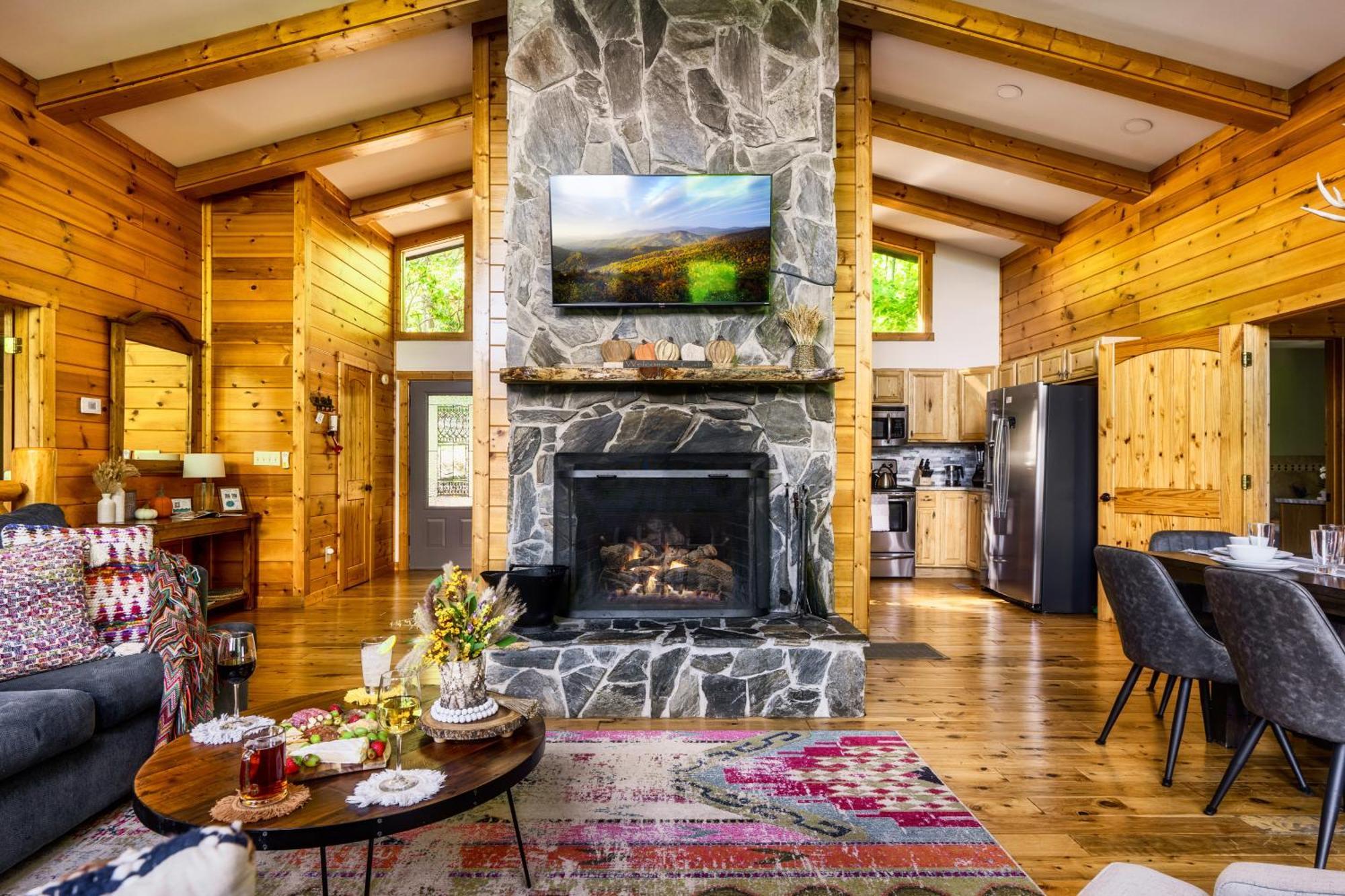 Woodhaven - Private - 3 Suites - Gorgeous Views - 3 Pools - Gamerm - Hottub - Lots Of Bears Gatlinburg Exterior photo